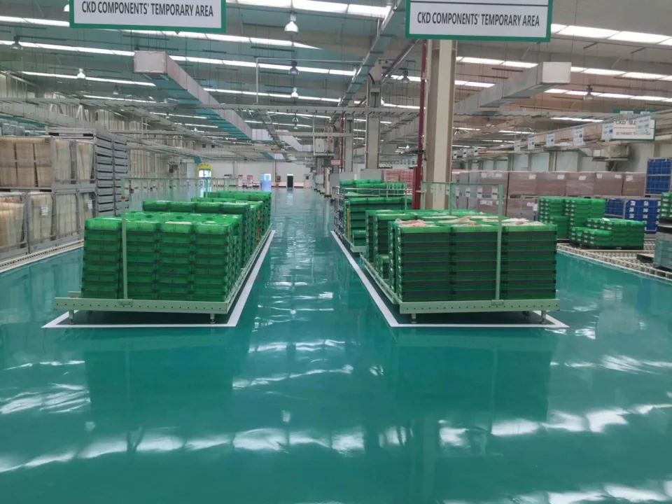 环氧地坪产生裂缝的原因及处理方法